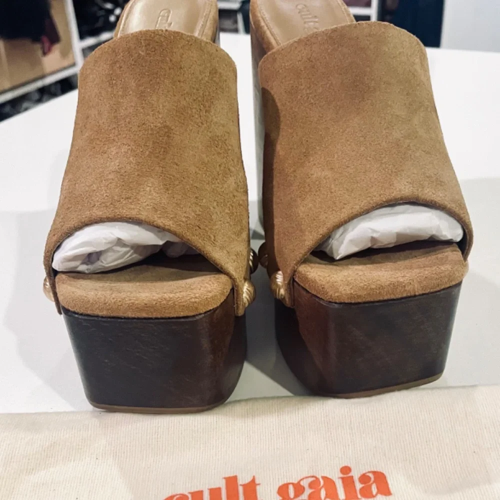Cult Gaia Joplin square toe studded platform sandals size 36.5,